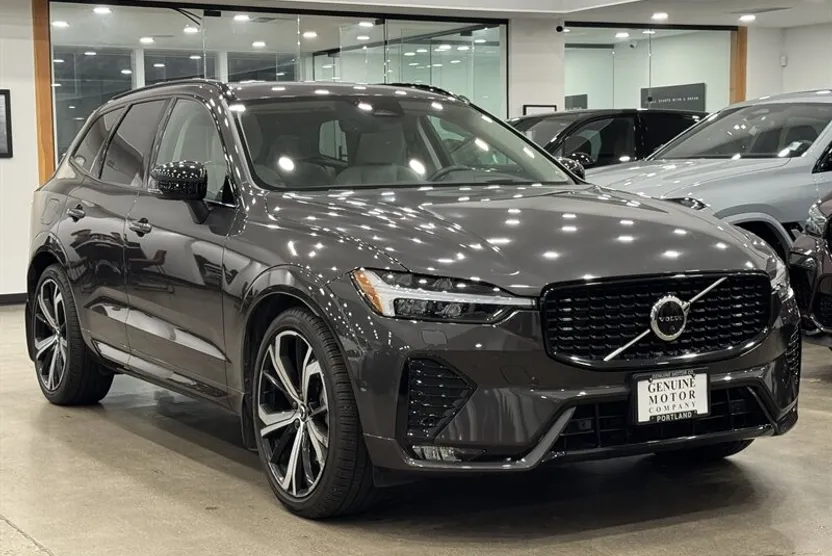 2023 Volvo XC60 Ultimate photo 1