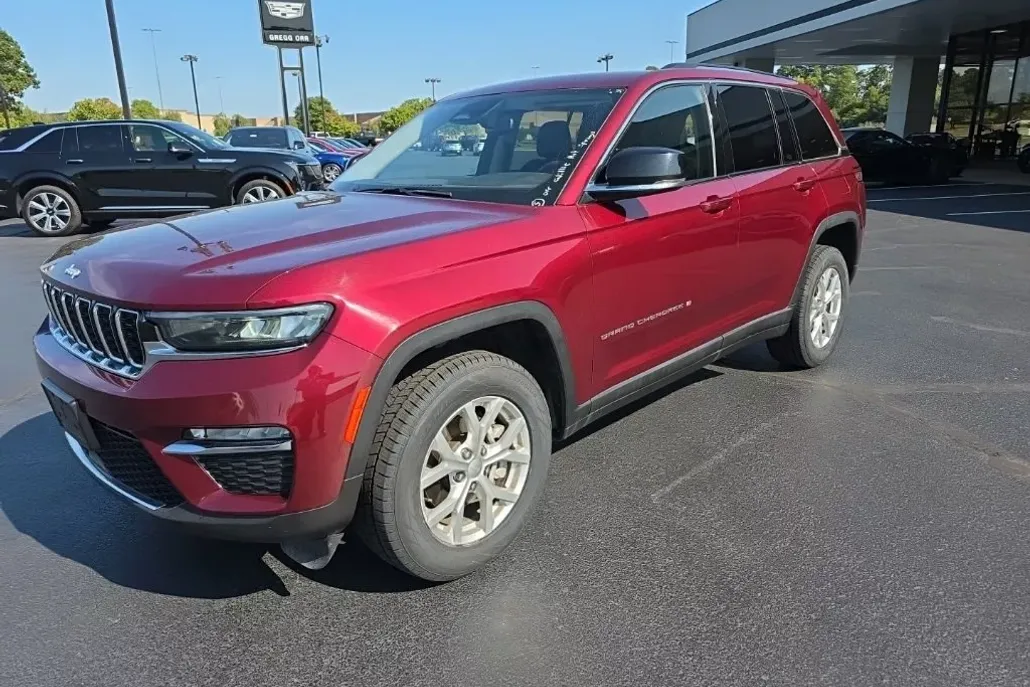 2023 Jeep Grand Cherokee Limited photo 1
