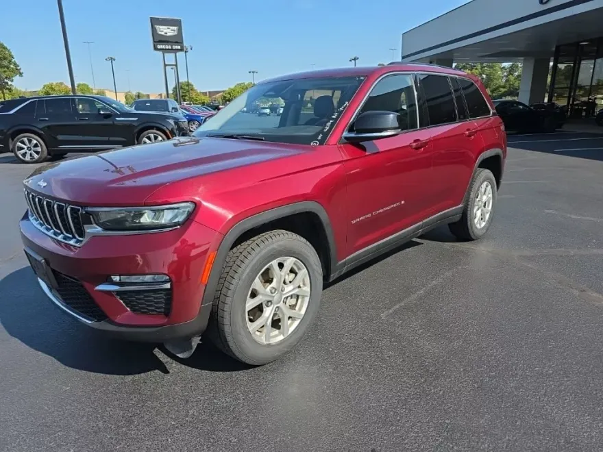 2023 Jeep Grand Cherokee Limited photo 1