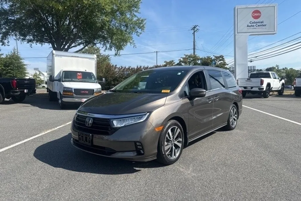 2023 Honda Odyssey Touring photo 1
