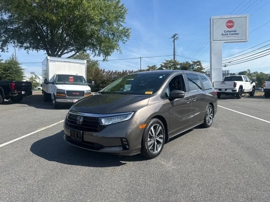 2023 Honda Odyssey Touring photo 1