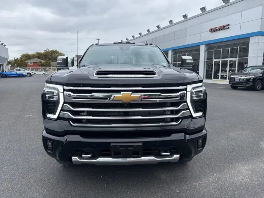 2024 Chevrolet Silverado 3500HD High Country photo 1