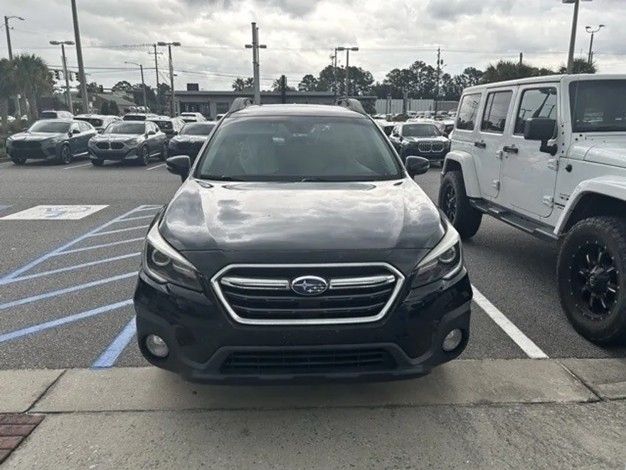 2018 Subaru Outback 3.6R Limited photo 1