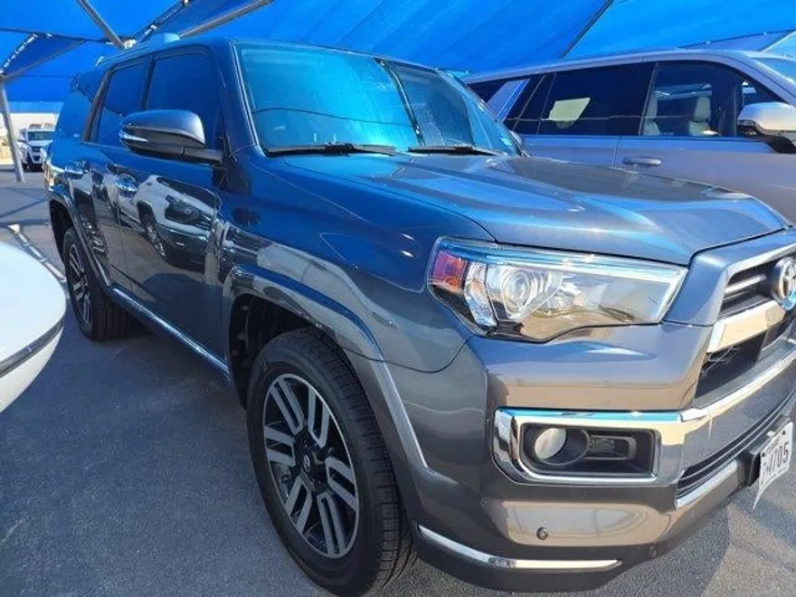 2020 Toyota 4Runner SR5 photo 1