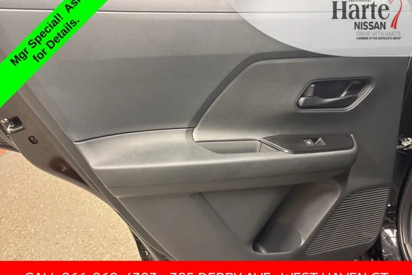 2025 Nissan Kicks S photo 1