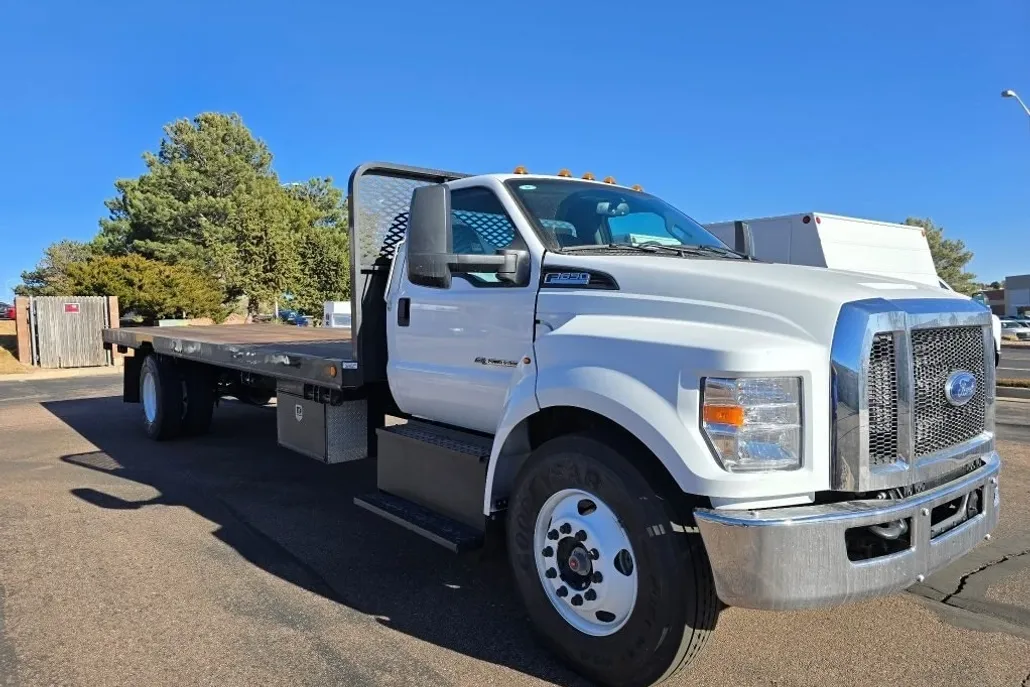 2025 Ford F-650 photo 1