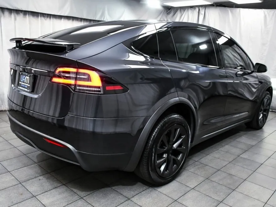 2024 Tesla Model X photo 1
