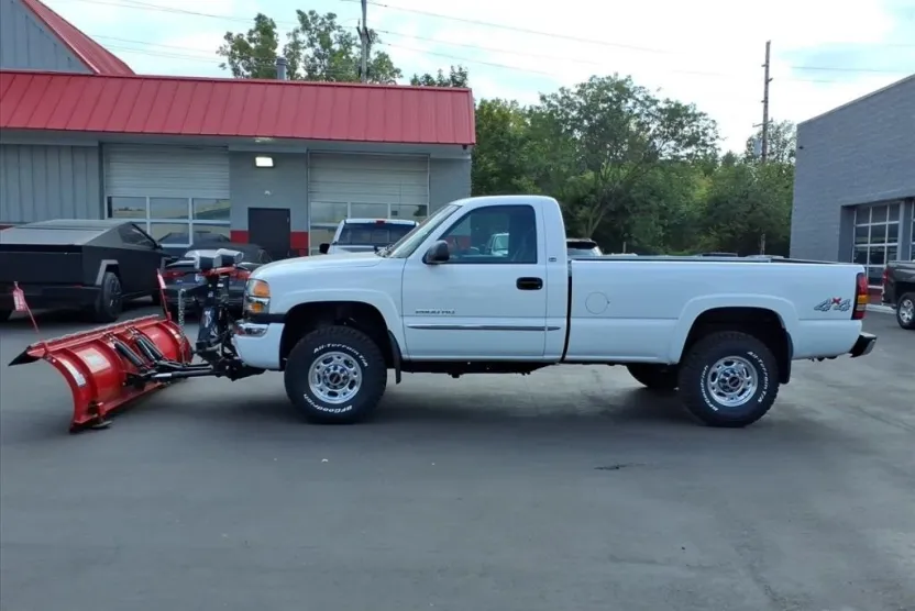 2004 Gmc Sierra SLE photo 1