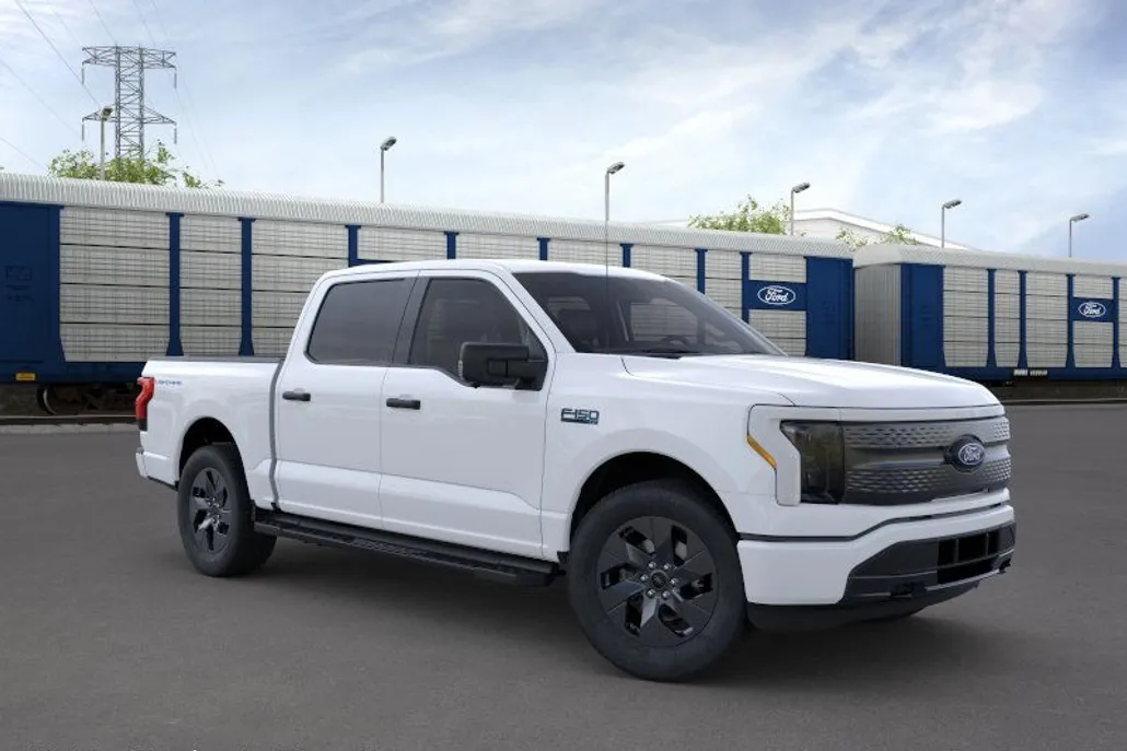 2024 Ford F-150 Lightning XLT photo 1