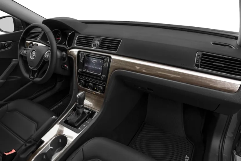 2017 Volkswagen Passat SE photo 1