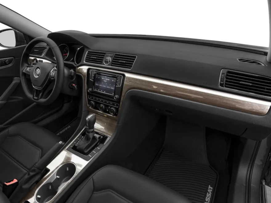 2017 Volkswagen Passat SE photo 1