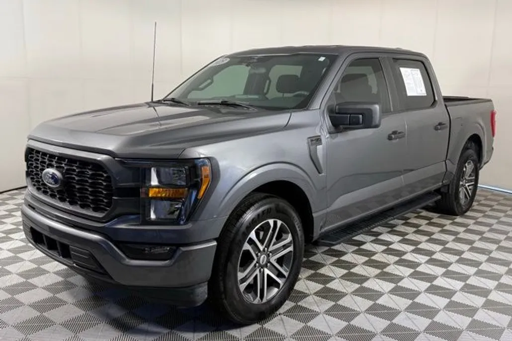 2023 Ford F-150 XL photo 1