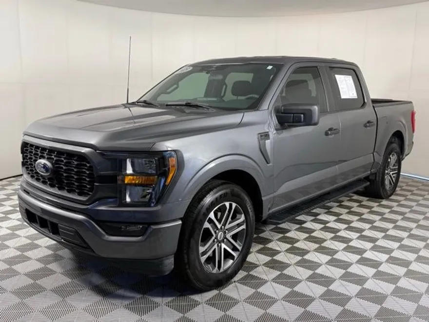 2023 Ford F-150 XL photo 1