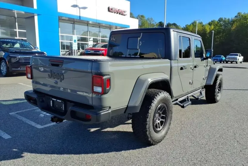 2023 Jeep Gladiator Sport S photo 1