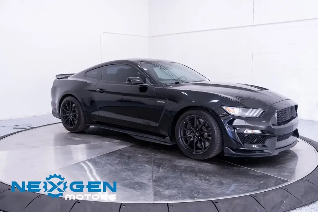 2017 Ford Mustang Shelby GT350 photo 1