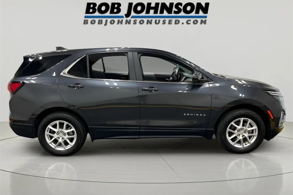 2022 Chevrolet Equinox LT photo 1