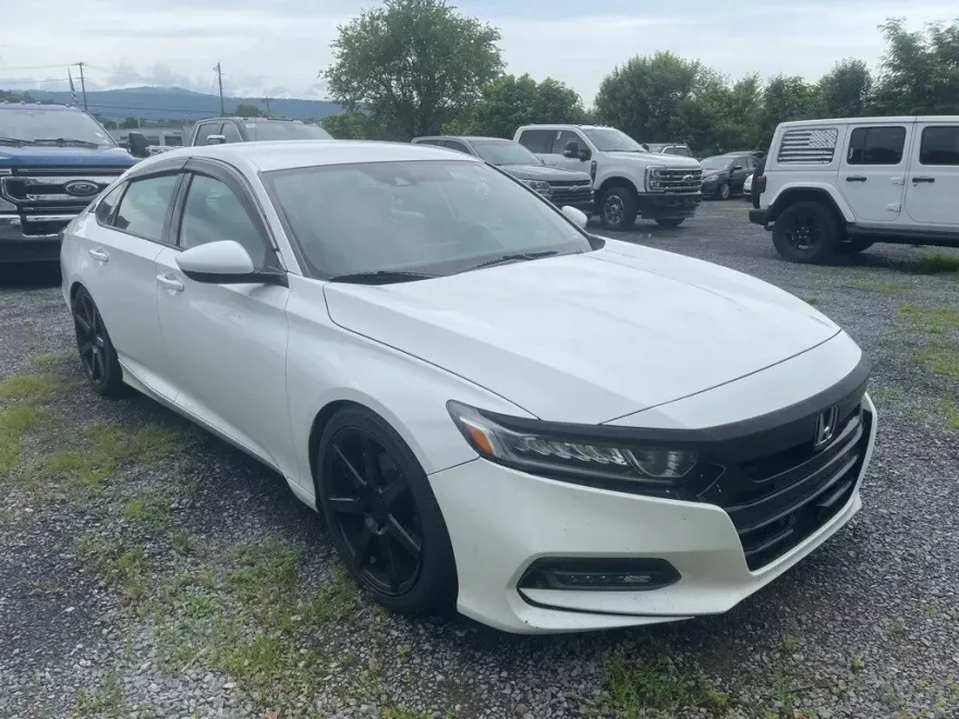 2018 Honda Accord Sport photo 1