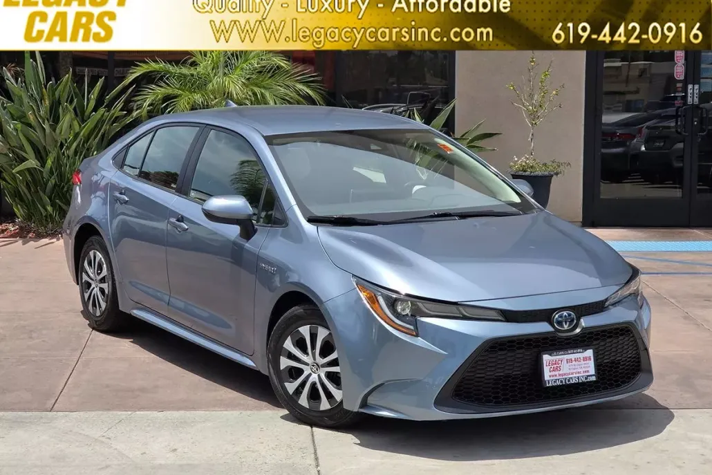 2020 Toyota Corolla LE photo 1