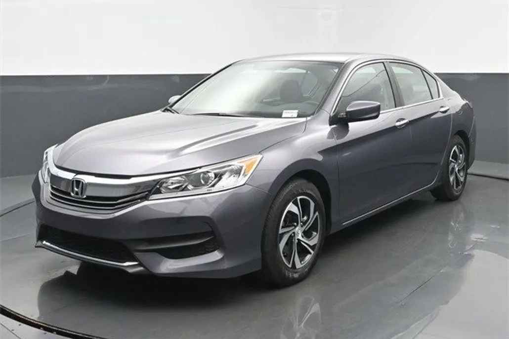 2017 Honda Accord LX photo 1