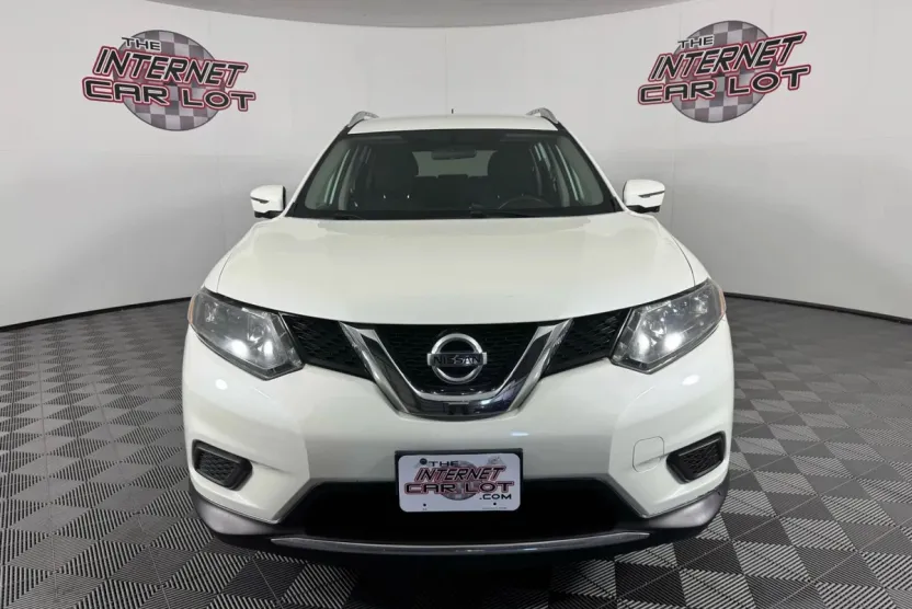 2016 Nissan Rogue SV photo 1
