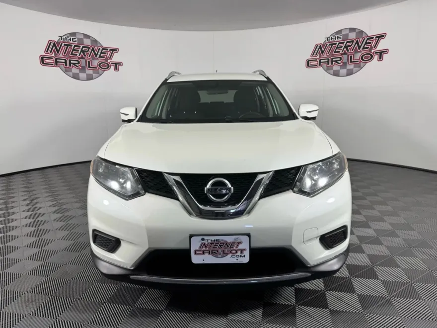 2016 Nissan Rogue SV photo 1