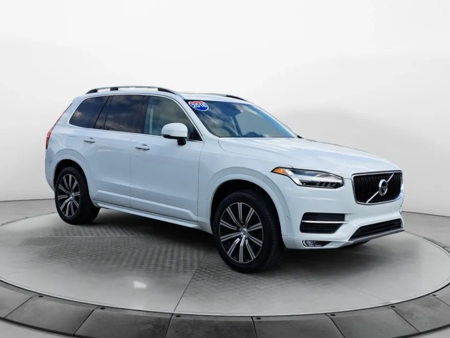 2018 Volvo XC90 T5 Momentum photo 1