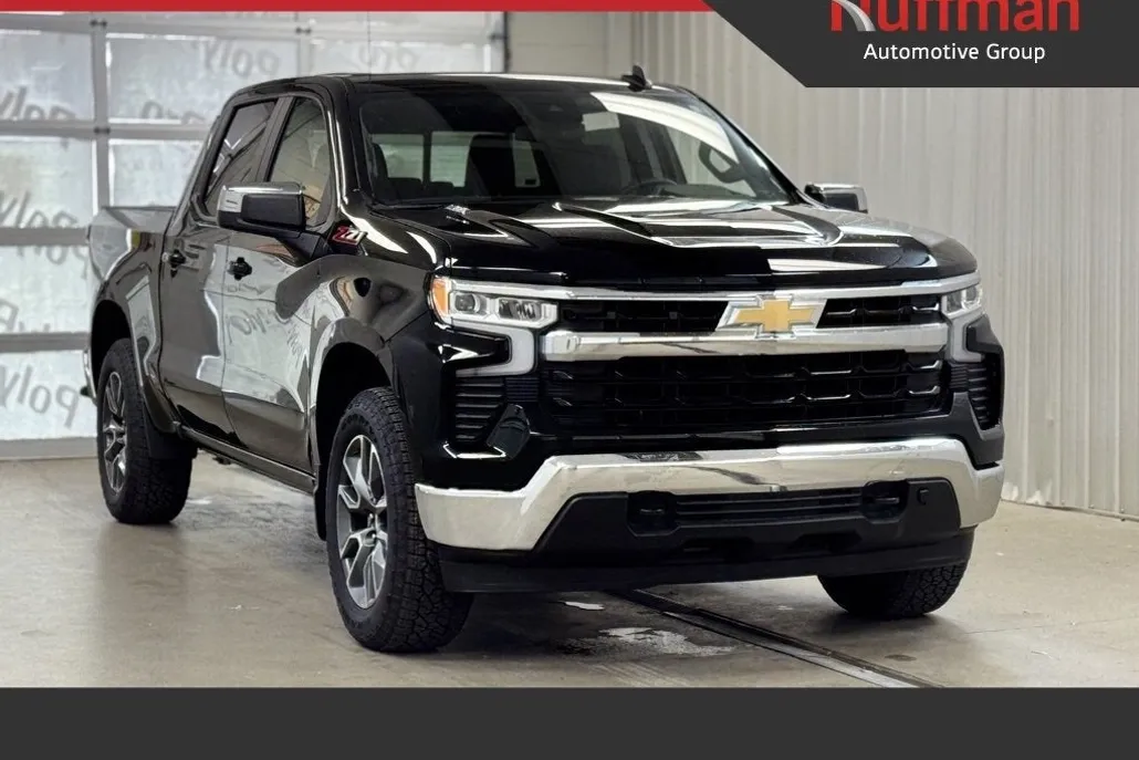 2025 Chevrolet Silverado 1500 LT photo 1
