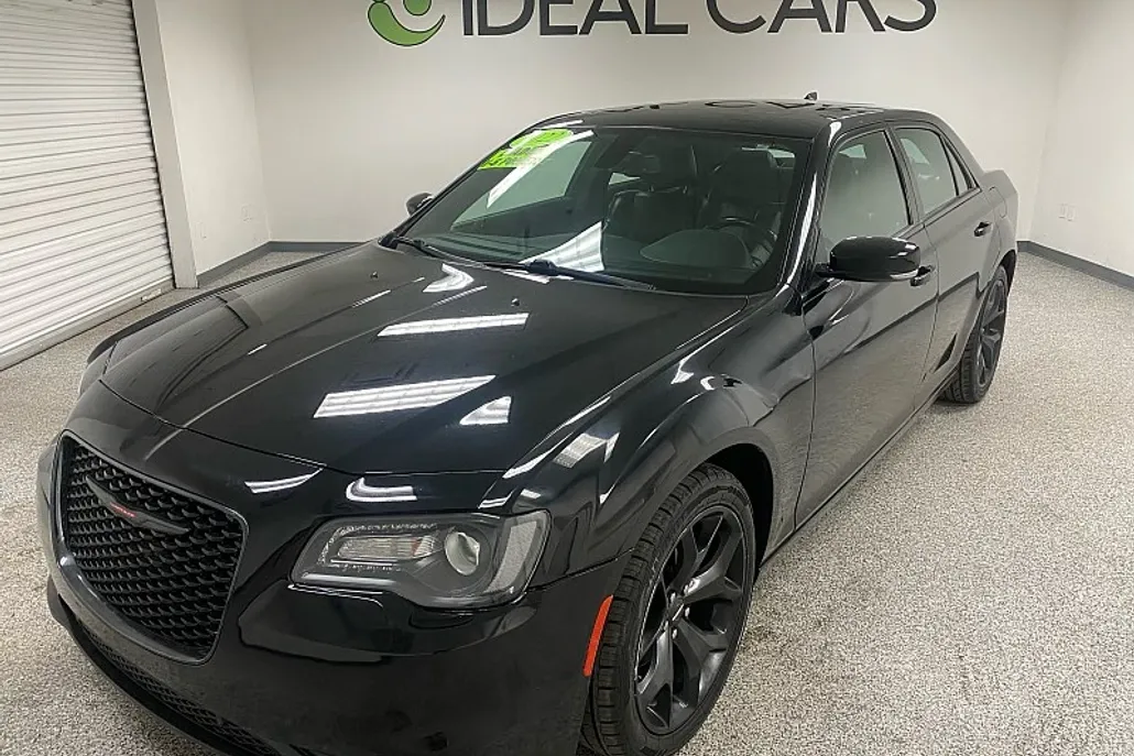 2022 Chrysler 300 photo 1
