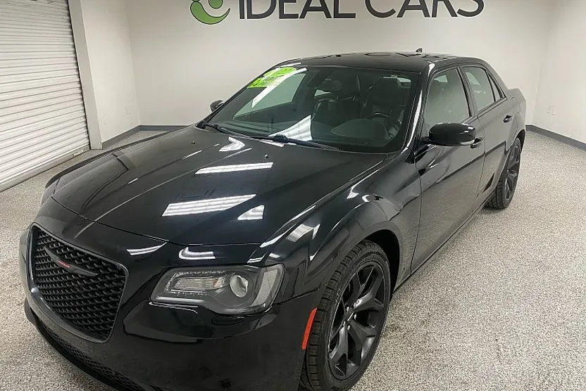 2022 Chrysler 300 photo 1