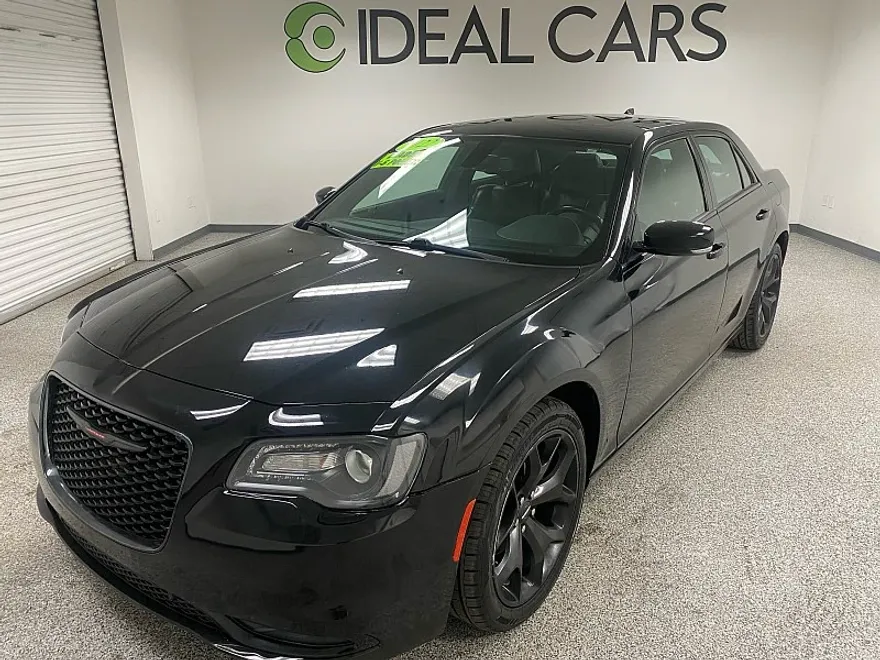2022 Chrysler 300 photo 1
