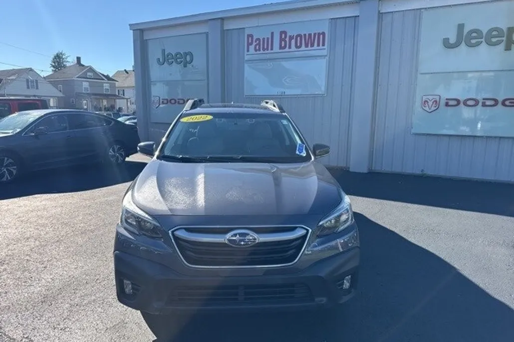 2022 Subaru Outback Premium photo 1