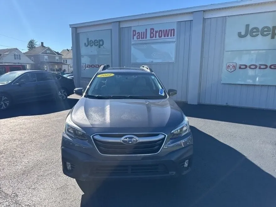 2022 Subaru Outback Premium photo 1