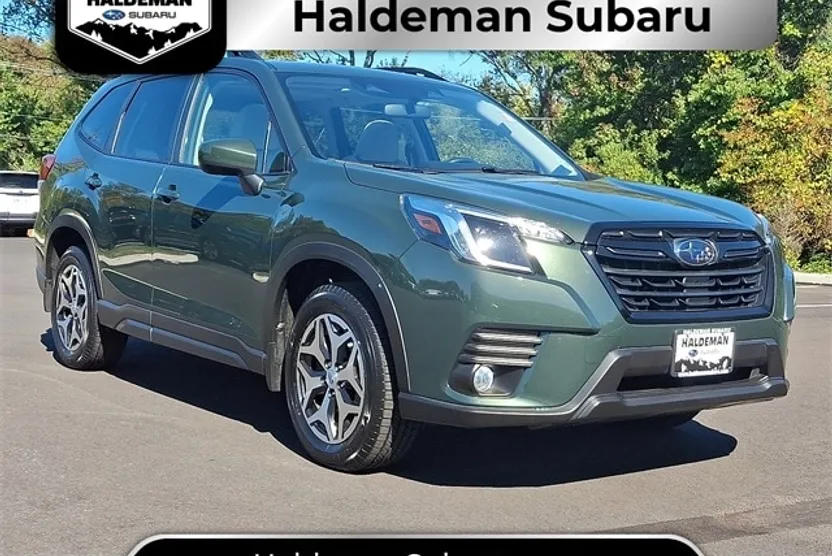2023 Subaru Forester Premium photo 1