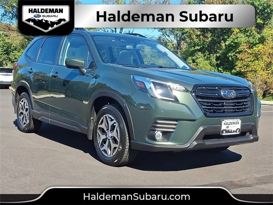 2023 Subaru Forester Premium photo 1