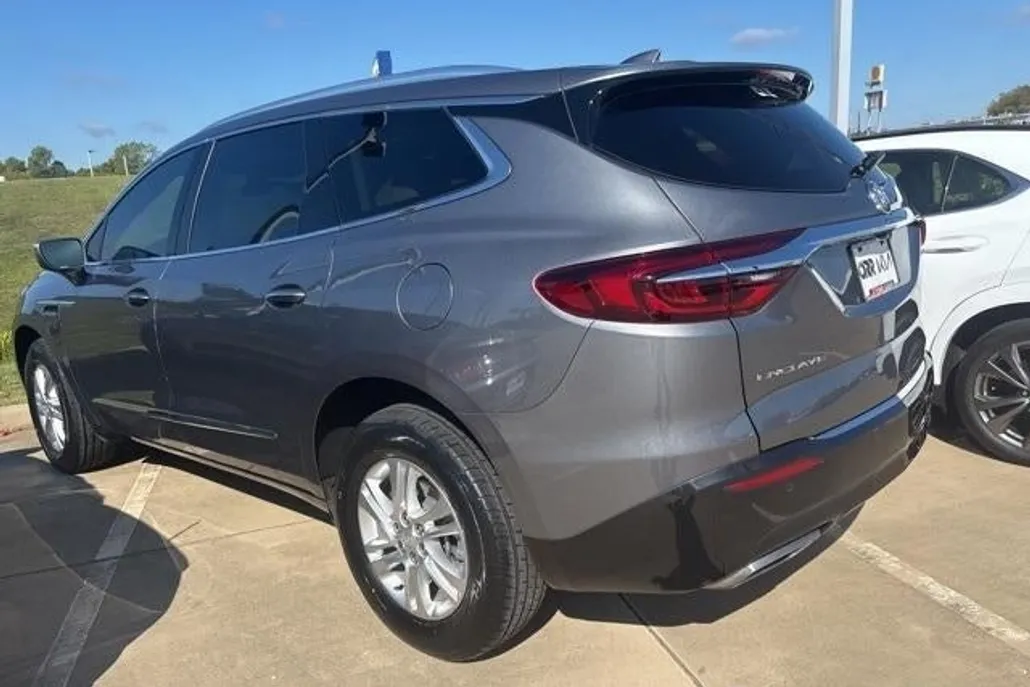 2020 Buick Enclave Essence photo 1