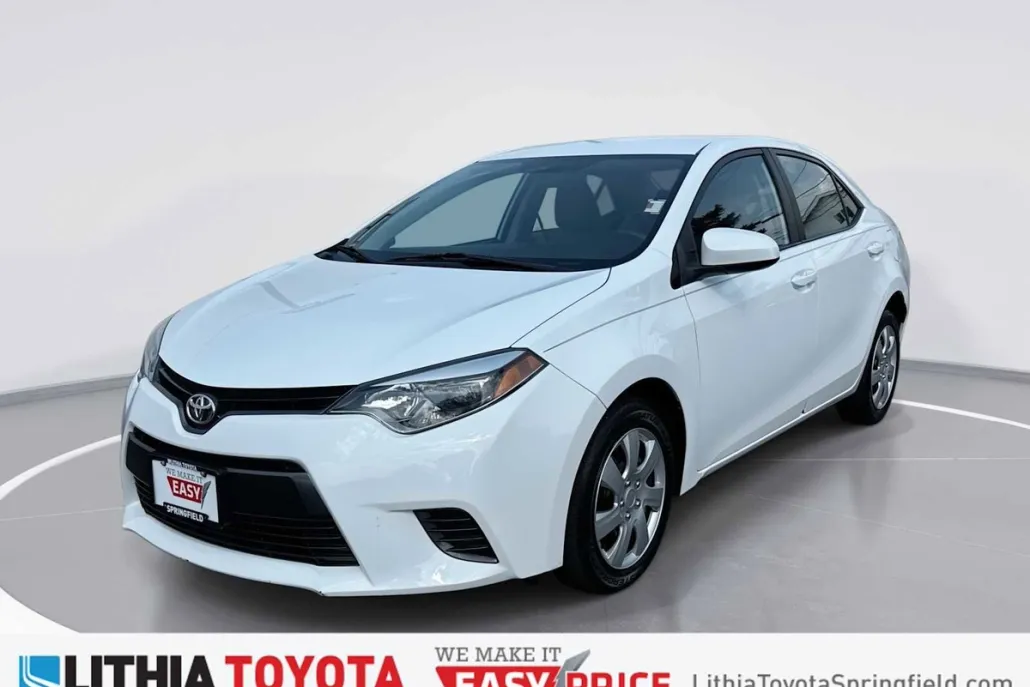 2016 Toyota Corolla LE photo 1