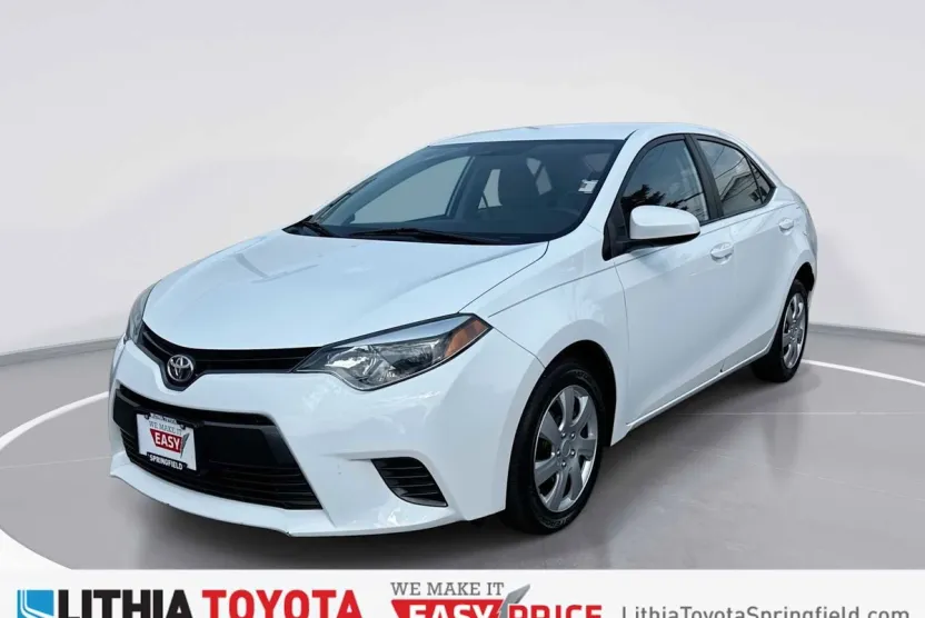 2016 Toyota Corolla LE photo 1