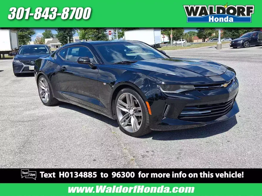 2017 Chevrolet Camaro 2LT photo 1