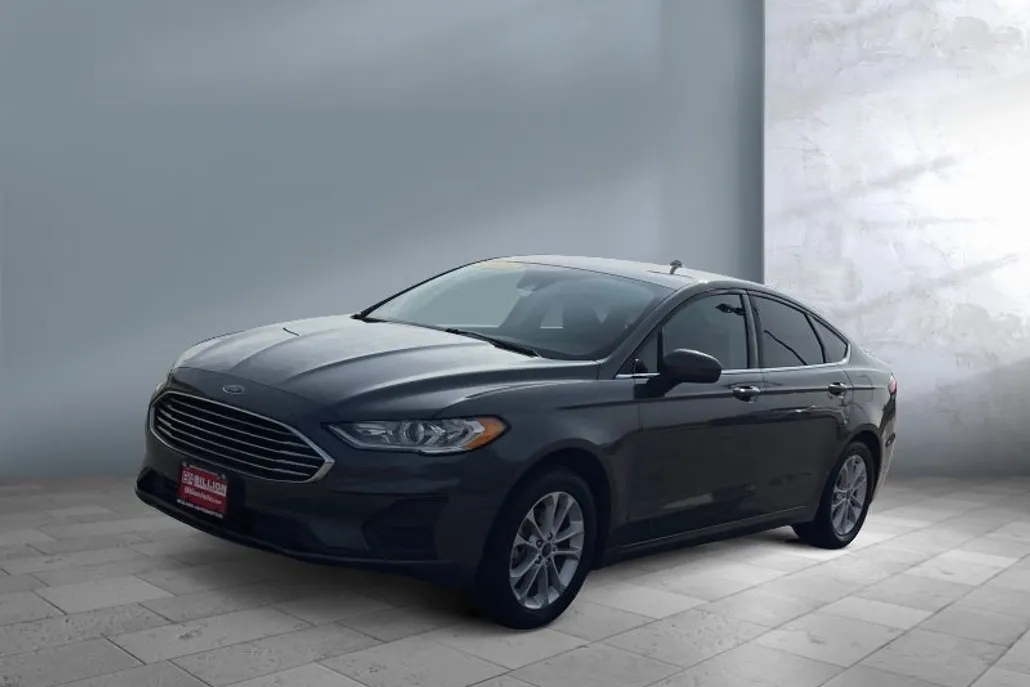 2020 Ford Fusion SE photo 1