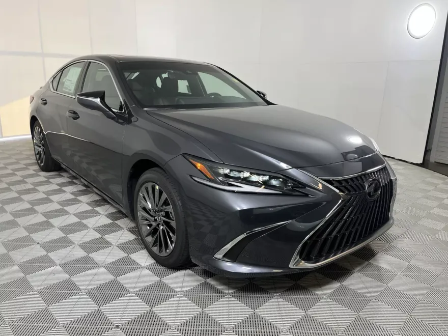 2025 Lexus ES 300h Ultra Luxury photo 1