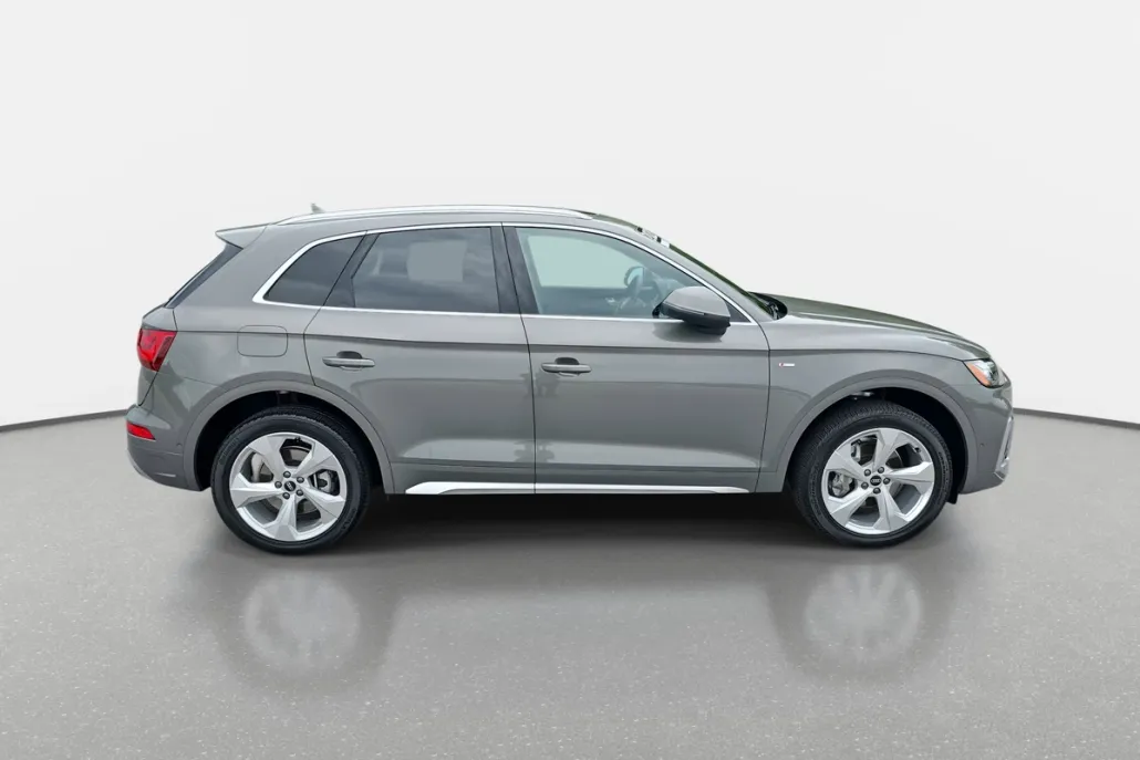 2023 Audi Q5 S line Premium Prestige photo 1
