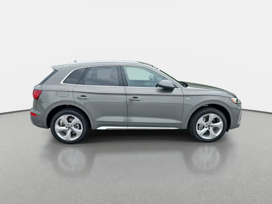 2023 Audi Q5 S line Premium Prestige photo 1