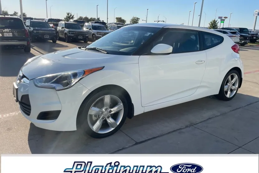 2014 Hyundai Veloster Base photo 1