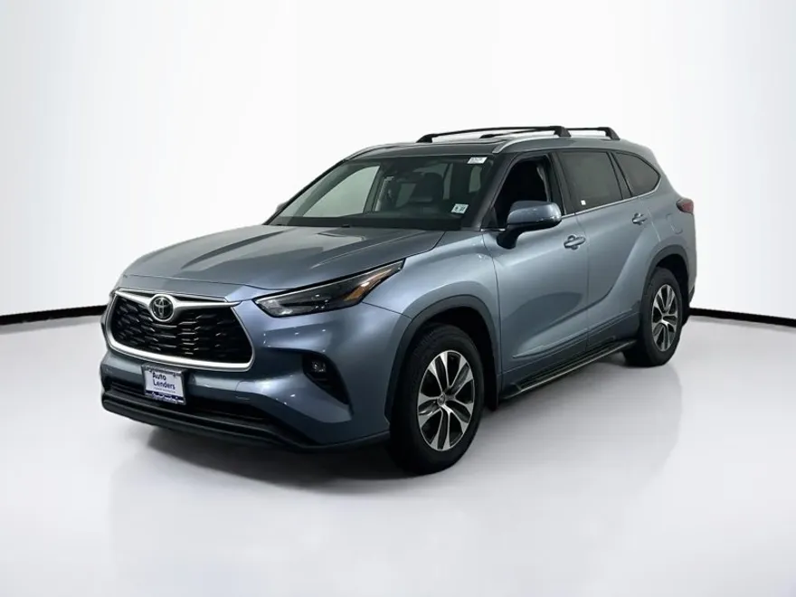 2022 Toyota Highlander XLE photo 1