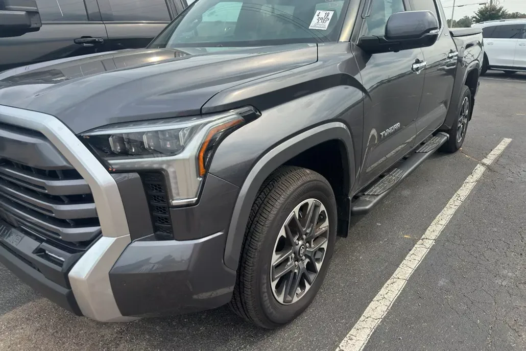 2025 Toyota Tundra Limited photo 1