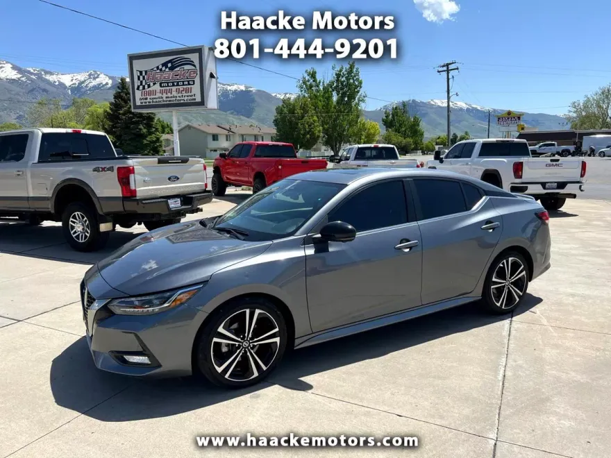 2023 Nissan Sentra SR photo 1