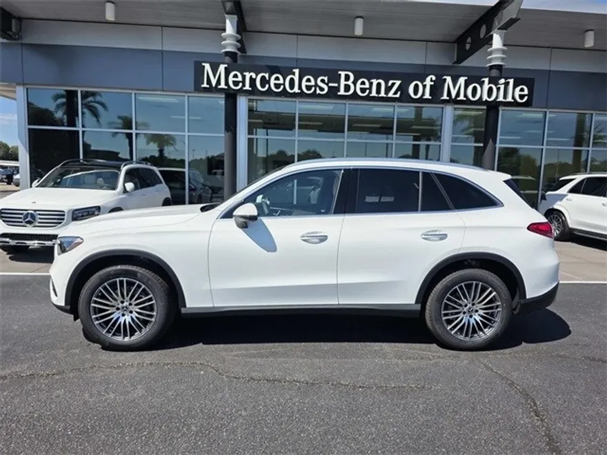 2026 Mercedes Benz GLC 300 photo 1