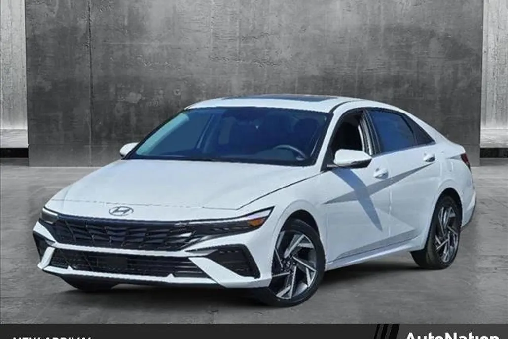 2025 Hyundai Elantra Limited photo 1