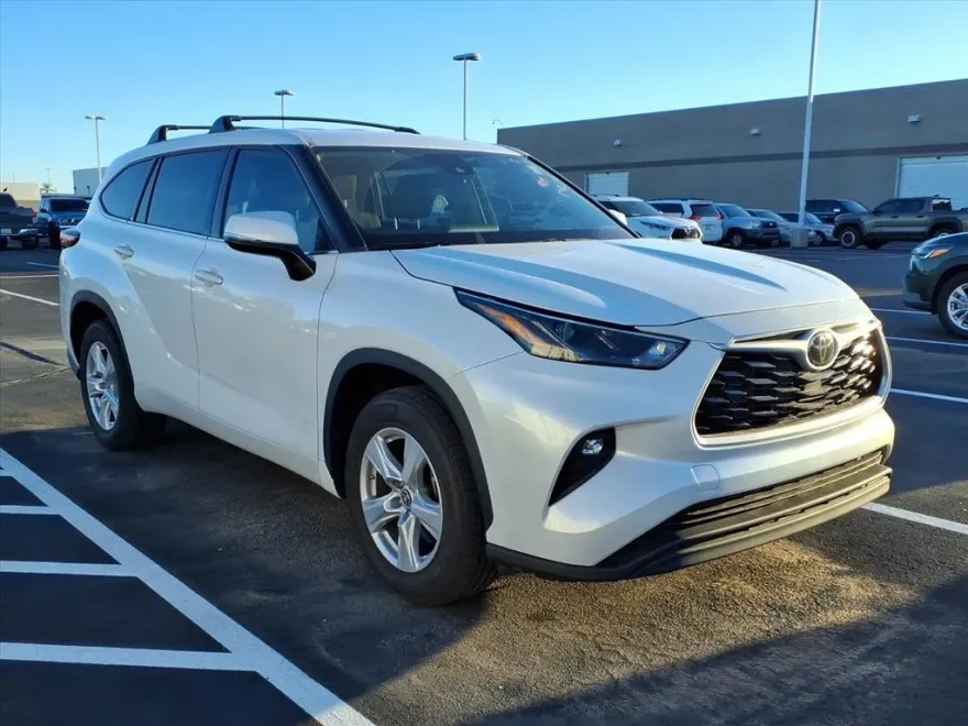 2022 Toyota Highlander Sport photo 1