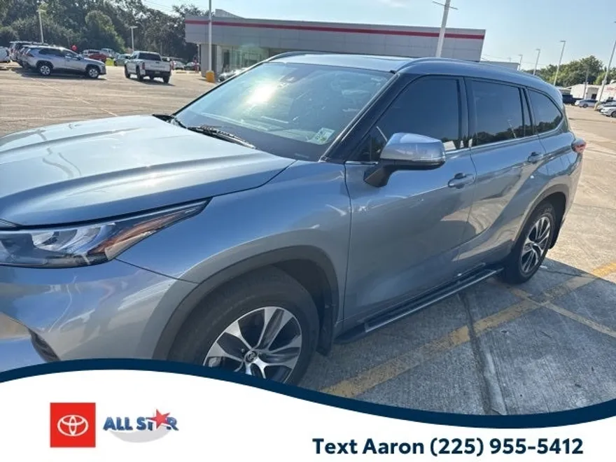 2020 Toyota Highlander XLE photo 1